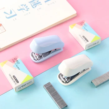 1 Set Mini Stapler with 1000 Standard Staples, 12 Sheet Capacity, Built-in Staple Remover, Paper Binding Tool for Home Office
1 Set Mini Stapler with 1000 Standard Staples, 12 Sheet Capacity, Built-in Staple Remover, Paper Binding Tool for Home Office