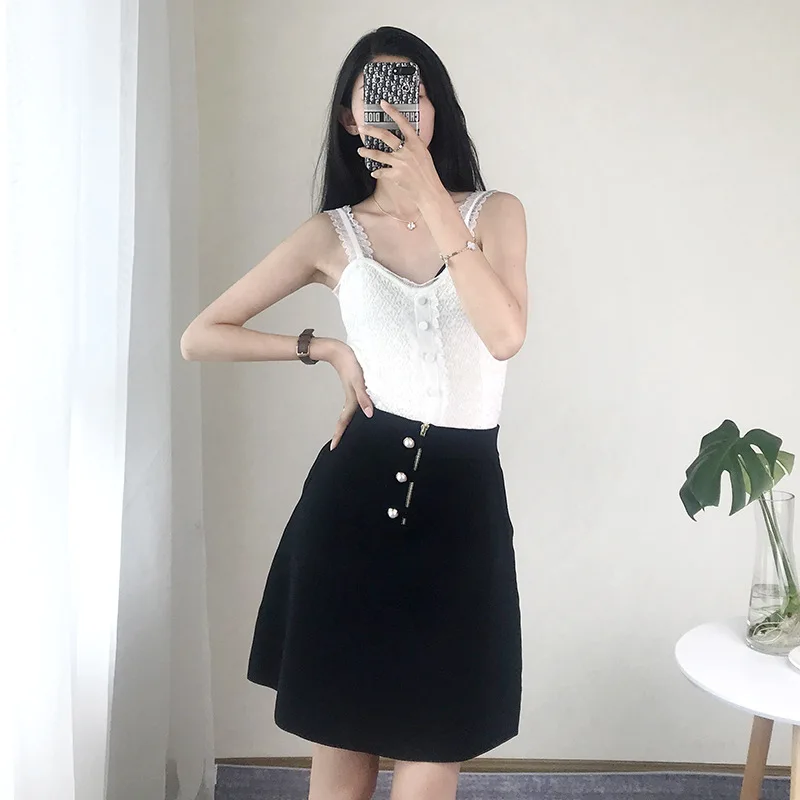 Women Skirt Elegant Zippers Knitted Pearl Button High Waist Mini Bottom Runway Luxury Skirt Offcie Lady Faldas Saia Jupe
Women Skirt Elegant Zippers Knitted Pearl Button High Waist Mini Bottom Runway Luxury Skirt Offcie Lady Faldas Saia Jupe