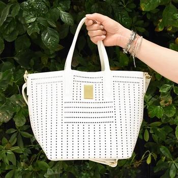 2020 Spring and Summer Women's Bag Wild Simple Fashion Hollow Handbag Shoulder Messenger Bag Women Purse and Handbags Sac A Main
2020 Spring and Summer Women's Bag Wild Simple Fashion Hollow Handbag Shoulder Messenger Bag Women Purse and Handbags Sac A Main