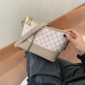 Women Chains Envelope Messenger Bag PU Leather Crossbody Clutch Purse Small Flap Bolsa Sac a min mochila female bags 
Women Chains Envelope Messenger Bag PU Leather Crossbody Clutch Purse Small Flap Bolsa Sac a min mochila female bags