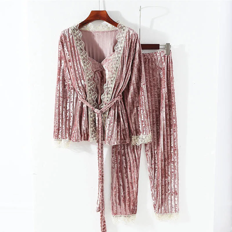 3 pieces New gold velvet pajamas for women v-neck pajamas soft sleep suit sexy lace sling home service long sleeve sleepwear
3 pieces New gold velvet pajamas for women v-neck pajamas soft sleep suit sexy lace sling home service long sleeve sleepwear