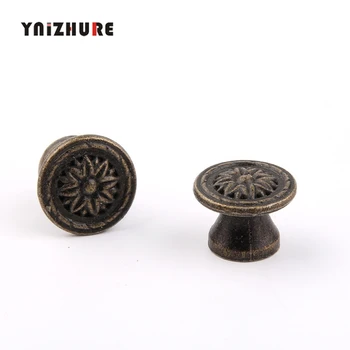 YNIZHURE 2pcs 18*16mm Flower Dome Bronze European Retro Classic Zinc Alloy Single Hole Round Cabinet Drawer Door Antique Handle
YNIZHURE 2pcs 18*16mm Flower Dome Bronze European Retro Classic Zinc Alloy Single Hole Round Cabinet Drawer Door Antique Handle