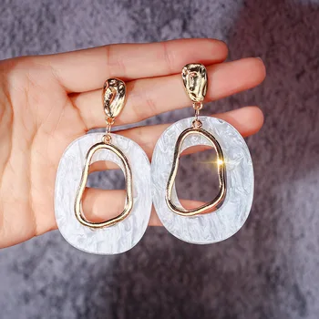 Bohemia Round Acrylic Drop Earrings Cold Wind Earrings for Women Gold Color Metal Irregular Resin Earrings Fashion Jewelry
Bohemia Round Acrylic Drop Earrings Cold Wind Earrings for Women Gold Color Metal Irregular Resin Earrings Fashion Jewelry