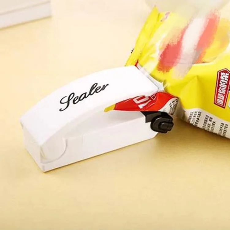 Household fresh travel portable mini sealing machine snacks plastic bag sealing machine hand pressure heat sealing machine
Household fresh travel portable mini sealing machine snacks plastic bag sealing machine hand pressure heat sealing machine
