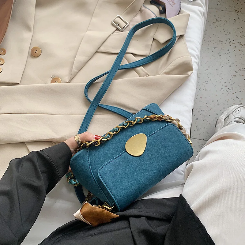 New Scrub Leather Small Shoulder Bags for Women 2020 Winter Branded Silk Scarf Designer Trend Handbags Women's Trending Hand Bag
New Scrub Leather Small Shoulder Bags for Women 2020 Winter Branded Silk Scarf Designer Trend Handbags Women's Trending Hand Bag