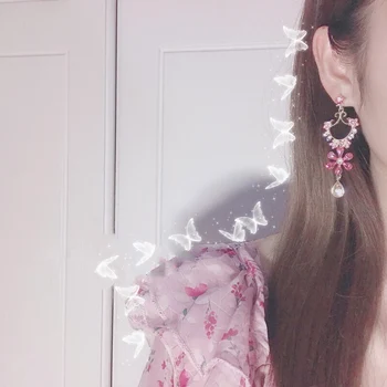 2019 New Korean Flower Rhinestone Pendant Earrings Shiny Crystal Elegant for Women Earrings Party Pendientes Jewelry
2019 New Korean Flower Rhinestone Pendant Earrings Shiny Crystal Elegant for Women Earrings Party Pendientes Jewelry