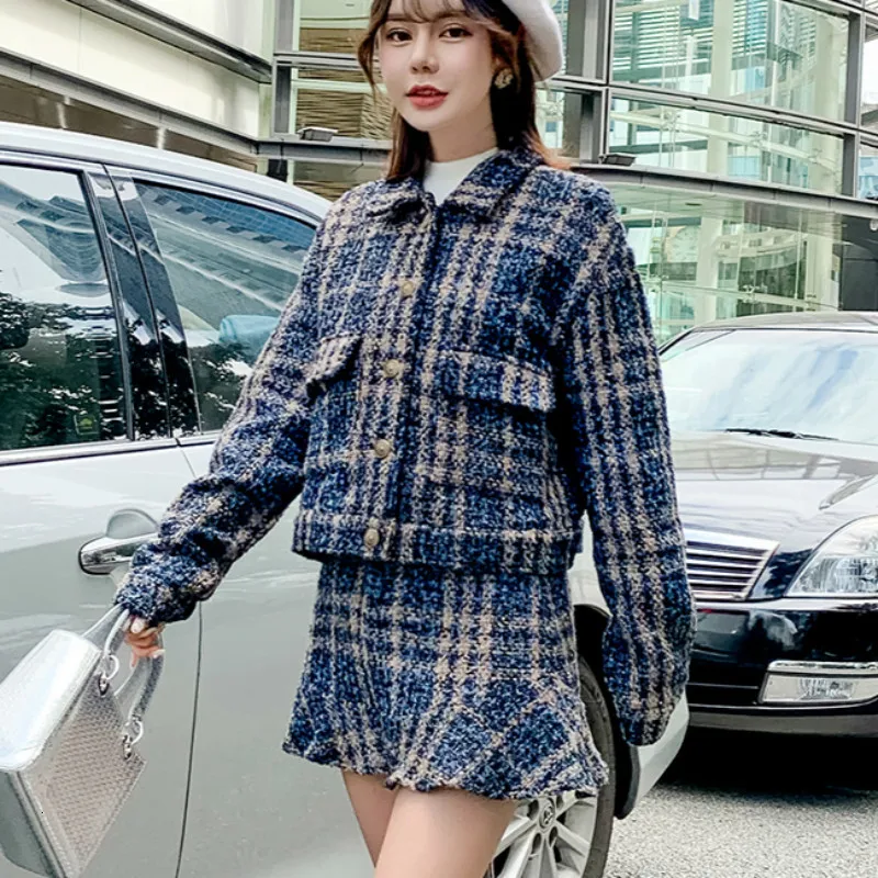 Fall Winer Fashion Tweed Single Breasted Plaid Women Two Piece Set Blue Turn Down Collar Jacket Coat + Mermaid Mini Skirt Set 
Fall Winer Fashion Tweed Single Breasted Plaid Women Two Piece Set Blue Turn Down Collar Jacket Coat + Mermaid Mini Skirt Set