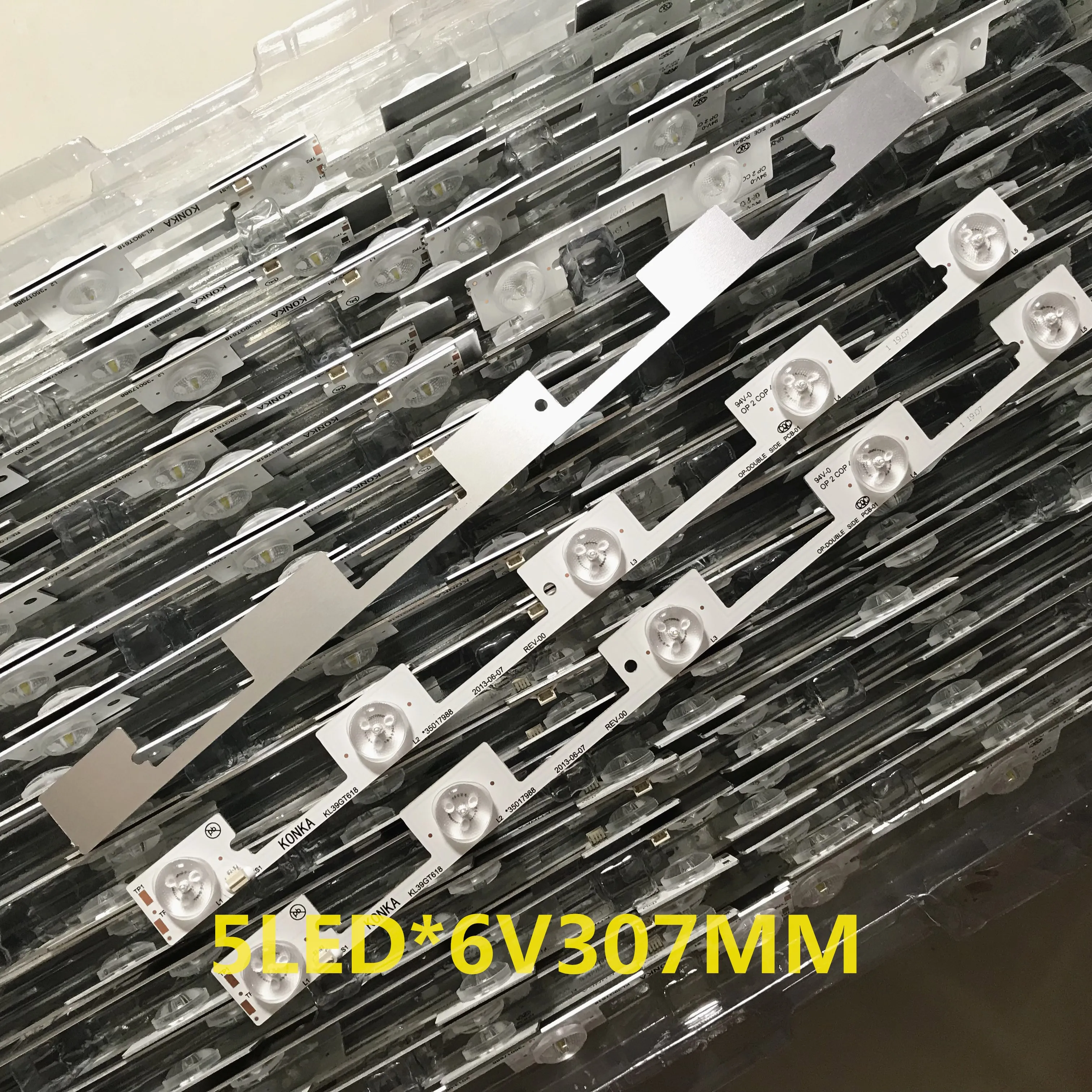 100%New 50 Pieces/lot 5LED*6V 307mm LED backlight strip bar for KL39GT618 35017988
100%New 50 Pieces/lot 5LED*6V 307mm LED backlight strip bar for KL39GT618 35017988