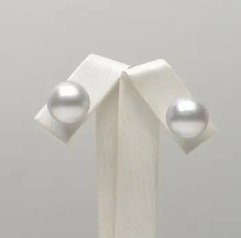 Free Shipping 12.7mm Round Silver White Genuine South Sea Pearl Stud Earrings 18k White Gold
Free Shipping 12.7mm Round Silver White Genuine South Sea Pearl Stud Earrings 18k White Gold
