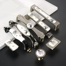 Kitchen handles Antique Bronze Ceramic Cabinet Handles Zinc Alloy Drawer Knobs Wardrobe Door European Rural Handle
Kitchen handles Antique Bronze Ceramic Cabinet Handles Zinc Alloy Drawer Knobs Wardrobe Door European Rural Handle
