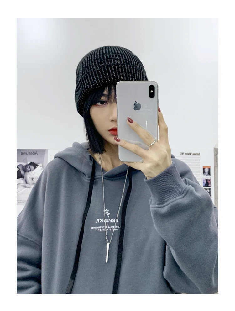 Reflective beanie in navy blue colourway