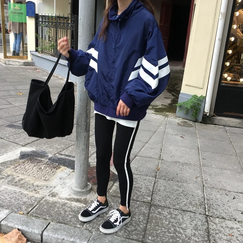 TYHRU Autumn Female Contrast Color Zipper Pockets Long Sleeve Stand Collar Cropped Jacket
TYHRU Autumn Female Contrast Color Zipper Pockets Long Sleeve Stand Collar Cropped Jacket