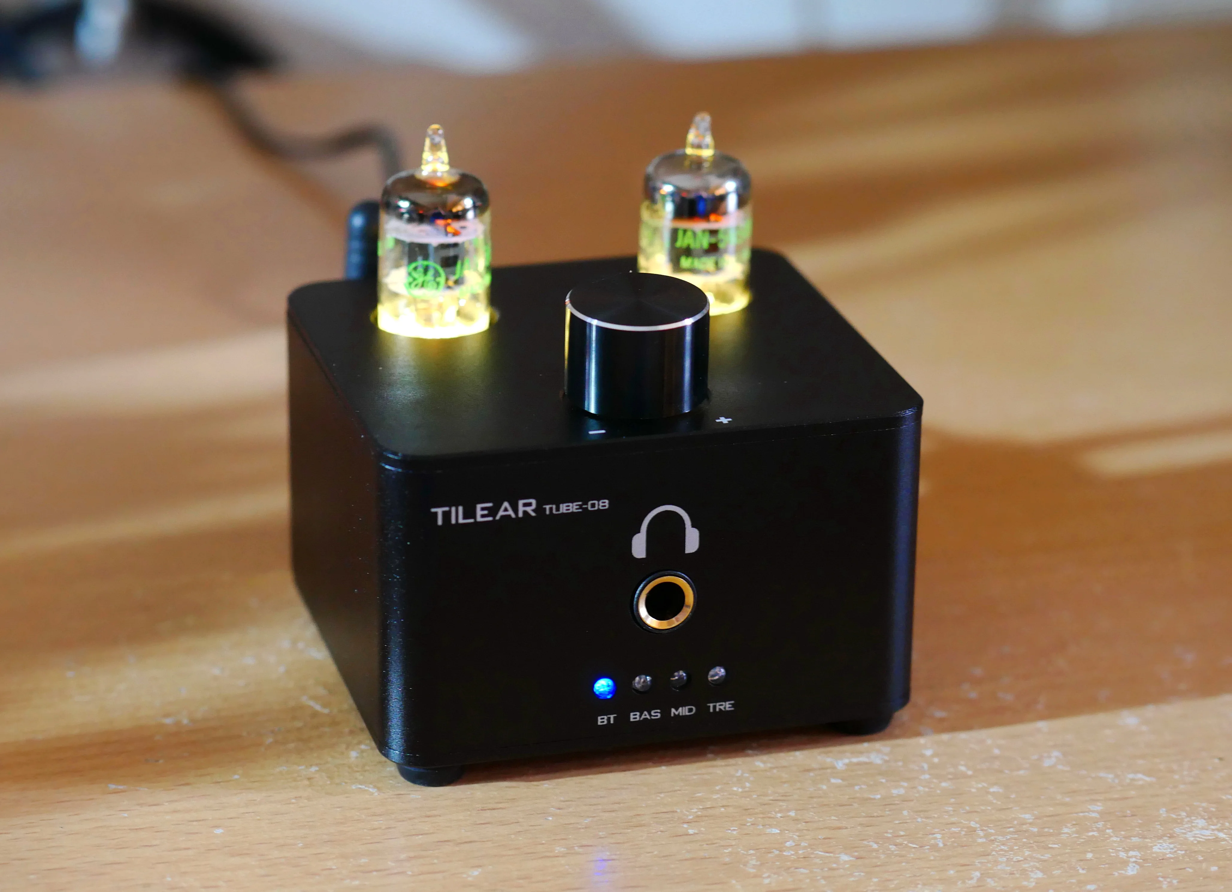 Новый Bluetooth-приемник TUBE-08 TPA6120 amp, усилитель для мобильной связи с выходом AUX и тоном
Новый Bluetooth-приемник TUBE-08 TPA6120 amp, усилитель для мобильной связи с выходом AUX и тоном