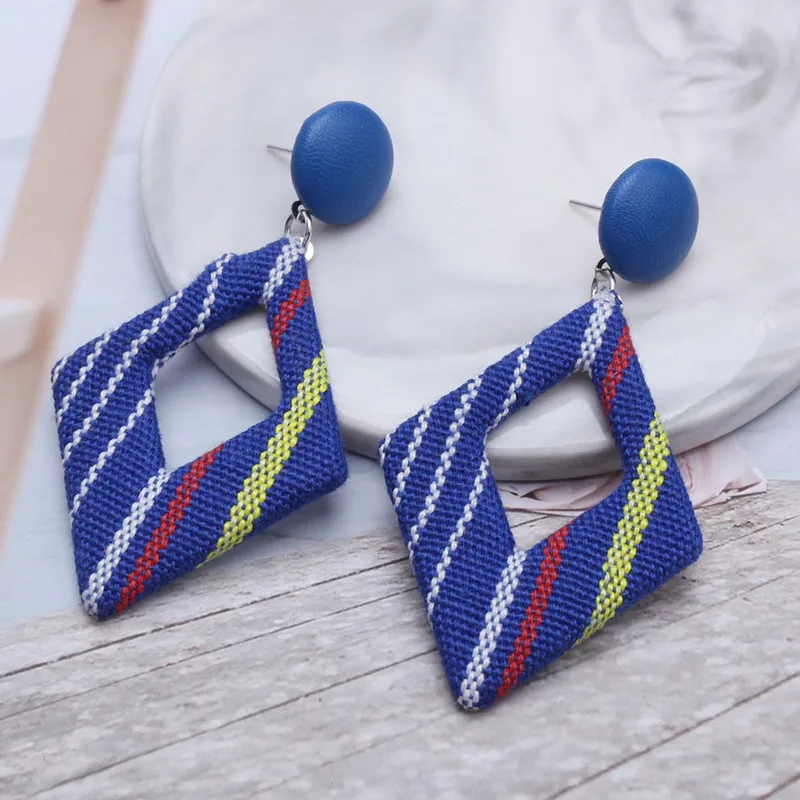Korean Styles Geometric Statement Drop Earrings For Women 2019 Colorful Cloth Rhombus Leather Button Earing Fashion Jewelry Gift
Korean Styles Geometric Statement Drop Earrings For Women 2019 Colorful Cloth Rhombus Leather Button Earing Fashion Jewelry Gift