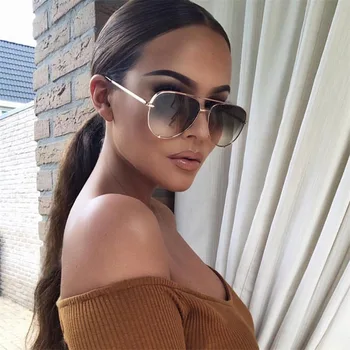 Vintage Alloy Frame Women Men Sunglasses Luxury 2020 Brand Designer Tinted Lens Sun Glasses Ladies Celebrity Shades UV400
Vintage Alloy Frame Women Men Sunglasses Luxury 2020 Brand Designer Tinted Lens Sun Glasses Ladies Celebrity Shades UV400