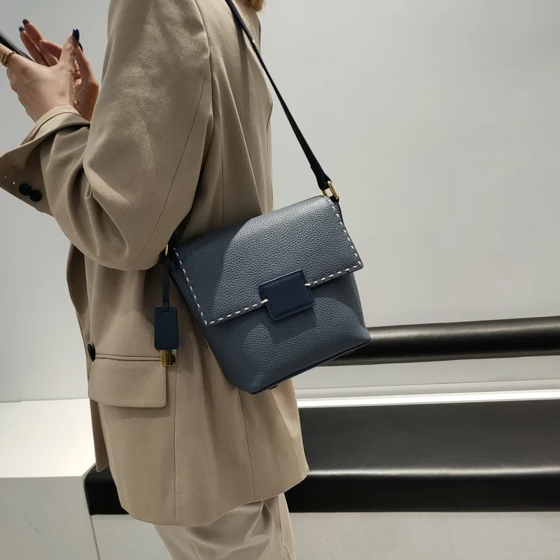 Niche small bag women 2020 new trendy spring and summer leather bucket bag wild messenger shoulder bag
Niche small bag women 2020 new trendy spring and summer leather bucket bag wild messenger shoulder bag