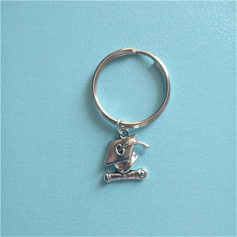 Cartoon Graduation Cap Keychain, Friendship Keychain,Creative Graduate Gift, Key Ring, Personality Graduation Gift
Cartoon Graduation Cap Keychain, Friendship Keychain,Creative Graduate Gift, Key Ring, Personality Graduation Gift