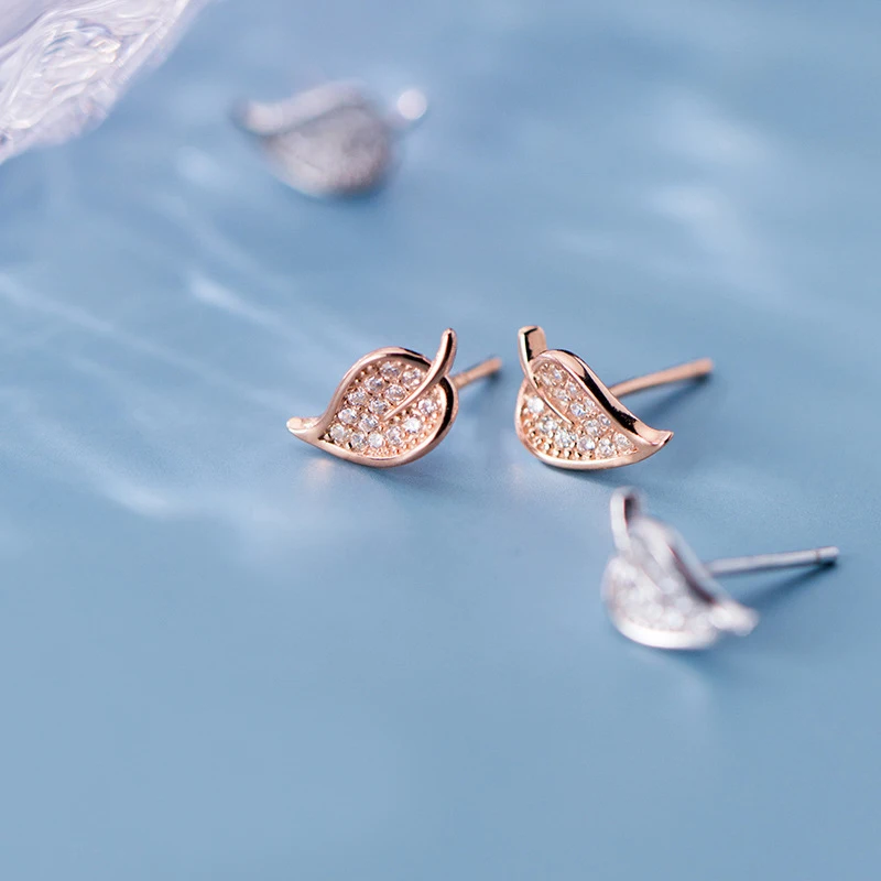 MloveAcc Trendy 925 Sterling Silver Clear CZ Crystal Leaf Stud Earrings for Women Wedding Engagement Earrings Fashion Jewelry
MloveAcc Trendy 925 Sterling Silver Clear CZ Crystal Leaf Stud Earrings for Women Wedding Engagement Earrings Fashion Jewelry