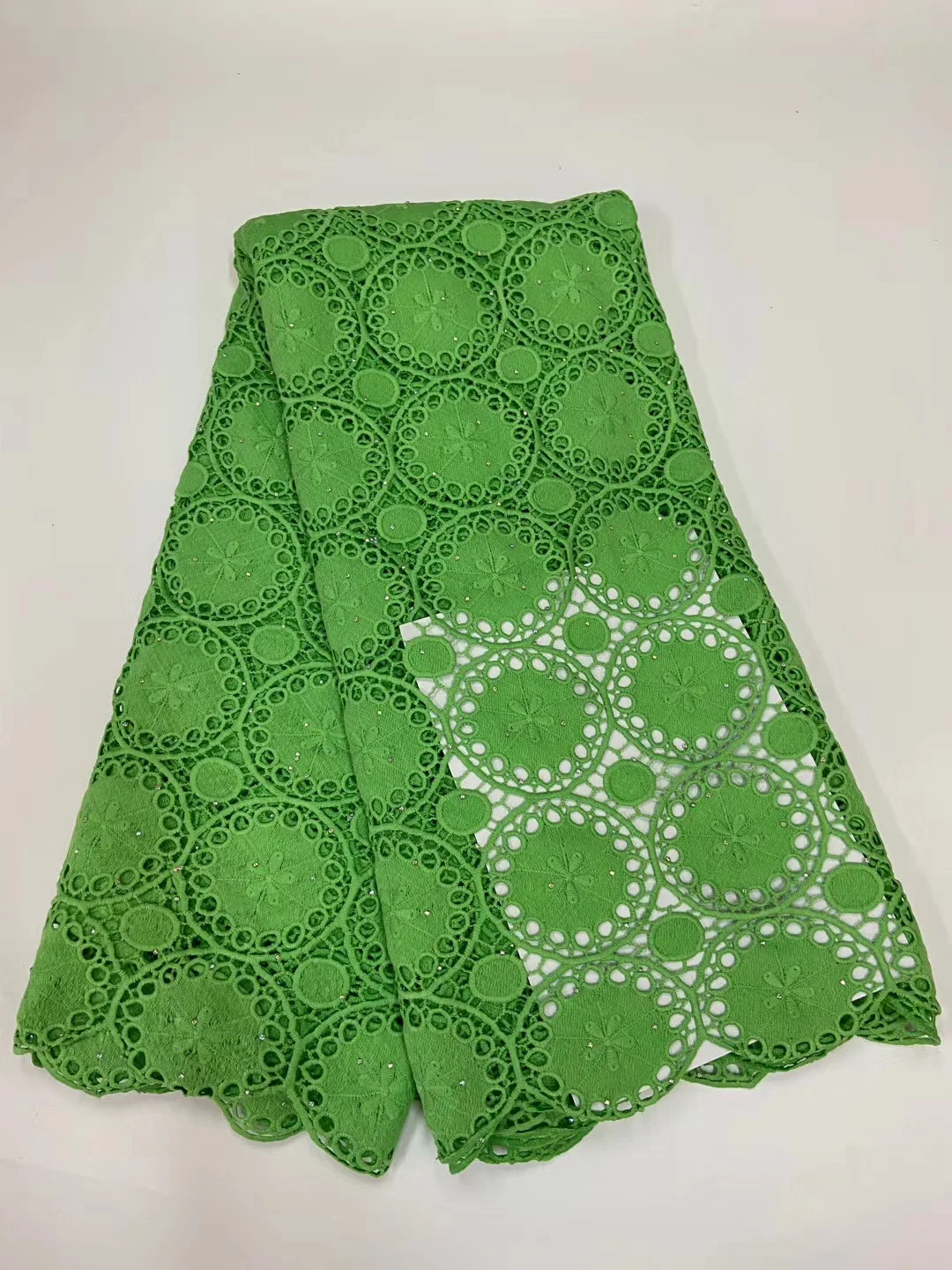 African Water-soluble Lace 2021 Latest French Guipure Lace Fabric Nigeria Evening Dress High Quality Lace Fabric R39881
African Water-soluble Lace 2021 Latest French Guipure Lace Fabric Nigeria Evening Dress High Quality Lace Fabric R39881
