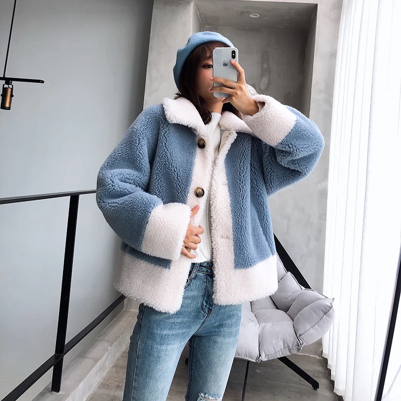 100% Wool Winter Female Granule Sheep Short-cut Fur Coat with Coloured Square Neck Short Teddy Jacket
100% Wool Winter Female Granule Sheep Short-cut Fur Coat with Coloured Square Neck Short Teddy Jacket