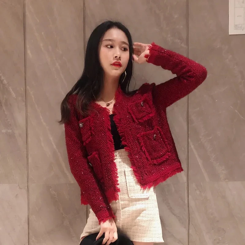 Women Tassel Tweed Short Jacket Korean Fashion V-Neck Open Stitch Vintage Coat Spring Autumn Chic Bling Slim Female Outerwear
Women Tassel Tweed Short Jacket Korean Fashion V-Neck Open Stitch Vintage Coat Spring Autumn Chic Bling Slim Female Outerwear