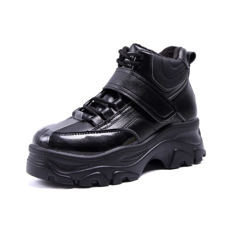 British Thick Bottom Snow Boots Women Lace Up Martin Boots Woman Platform Ankle Military Boots Warm Fur Winter Women Sneaker
British Thick Bottom Snow Boots Women Lace Up Martin Boots Woman Platform Ankle Military Boots Warm Fur Winter Women Sneaker