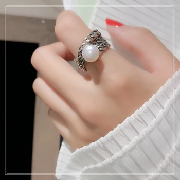 S925 sterling silver simple versatile Retro Pearl ring Student lady ins Ladies and girlfriends Free freight gift party
S925 sterling silver simple versatile Retro Pearl ring Student lady ins Ladies and girlfriends Free freight gift party