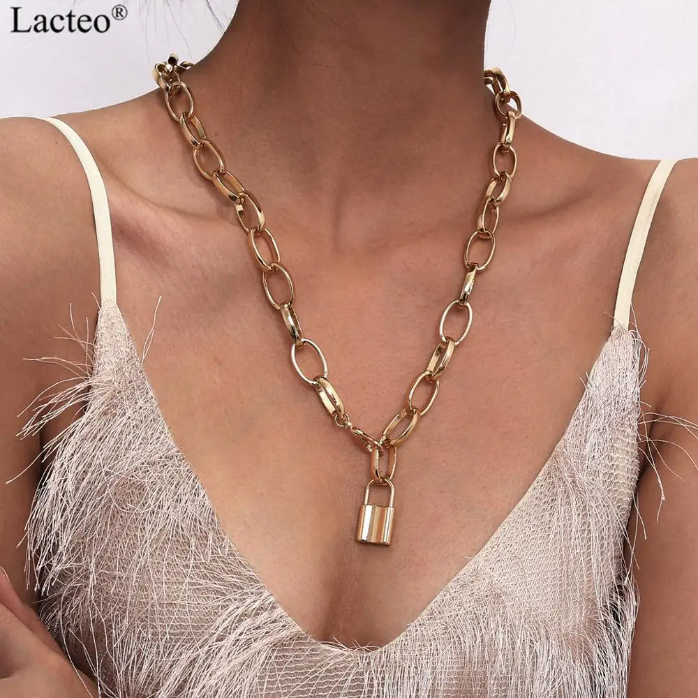 Lacteo Punk Golden Lock Pendant Necklace Women 2019 Fashion Necklace Chunky Clavicle Collar Chain Choker Necklace Female Jewelry
Lacteo Punk Golden Lock Pendant Necklace Women 2019 Fashion Necklace Chunky Clavicle Collar Chain Choker Necklace Female Jewelry