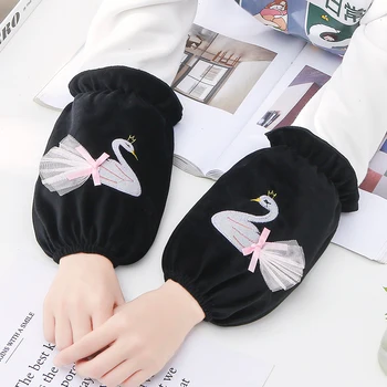 Anti-dirty sleeves female autumn and winter cute short anti-fouling sleeves student work office daily down jacket 
Anti-dirty sleeves female autumn and winter cute short anti-fouling sleeves student work office daily down jacket