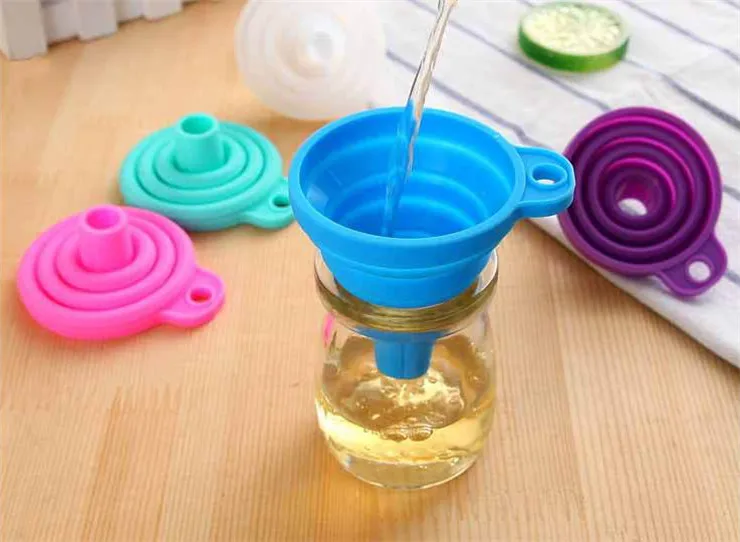 Hot selling kitchen oil leakage collapsible telescopic long neck funnel candy colored high temperature resistant liquid oil
Hot selling kitchen oil leakage collapsible telescopic long neck funnel candy colored high temperature resistant liquid oil
