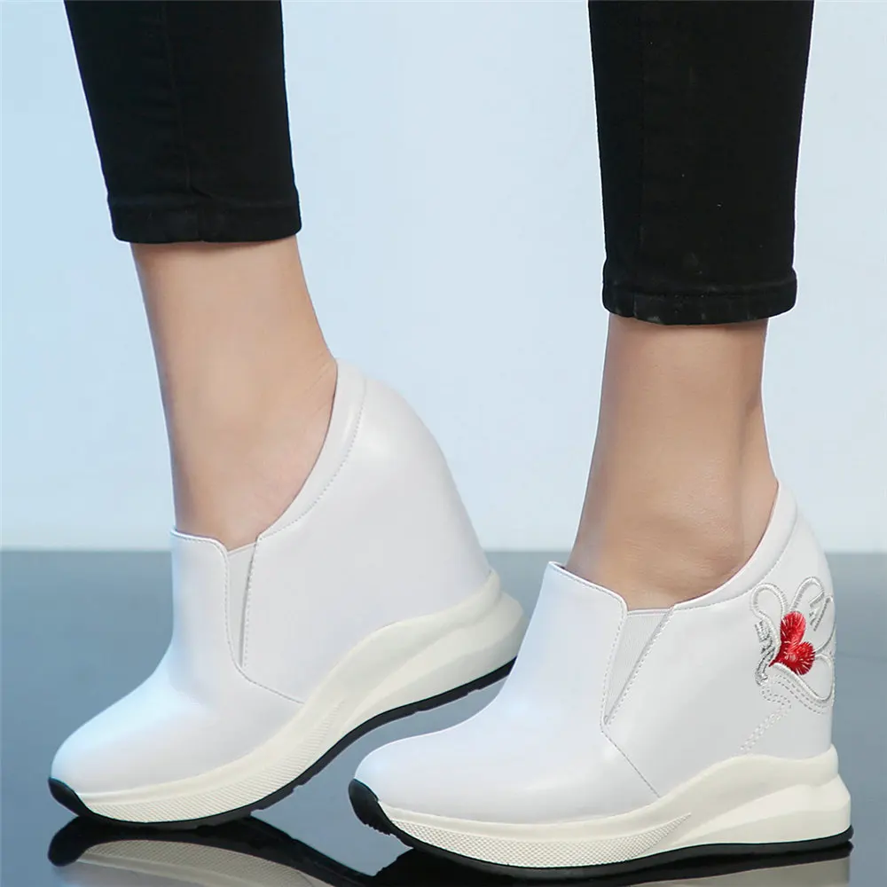 Fashion Sneakers Women Genuine Leather Wedges High Heel Ankle Boots Female Embroider Round Toe Platform Pumps Shoes Casual Shoes
Fashion Sneakers Women Genuine Leather Wedges High Heel Ankle Boots Female Embroider Round Toe Platform Pumps Shoes Casual Shoes
