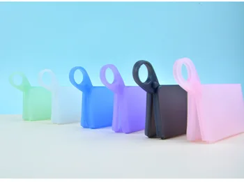 2020 New Silicone Mask Storage Clip Storage Box Silicone Mask Storage clip Portable Dustproof Temporary Storage Folder
2020 New Silicone Mask Storage Clip Storage Box Silicone Mask Storage clip Portable Dustproof Temporary Storage Folder