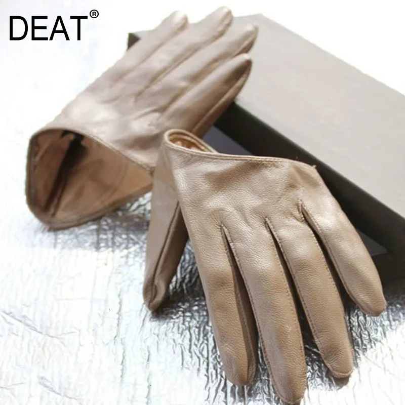 DEAT 2020 New Leather Gloves Ladies Solid Color Five-finger Sheepskin Hip-hop Warm Gloves PC387
DEAT 2020 New Leather Gloves Ladies Solid Color Five-finger Sheepskin Hip-hop Warm Gloves PC387