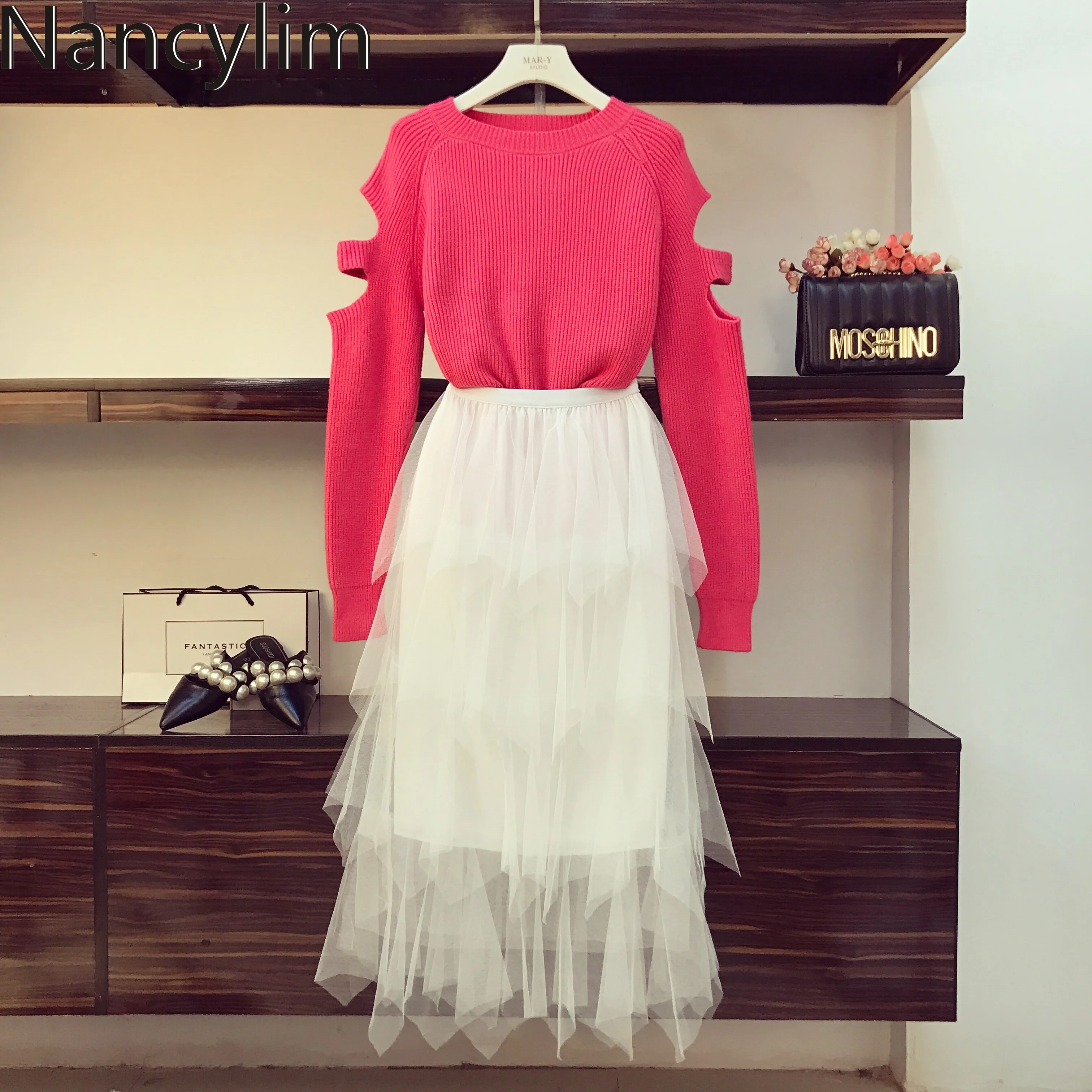 2019 Early Autumn Two-piece Sets Women's Sets Bare Shoulder Knitted Sweater Suit Long Skirt Suit Two-piece Set Girls Ladies
2019 Early Autumn Two-piece Sets Women's Sets Bare Shoulder Knitted Sweater Suit Long Skirt Suit Two-piece Set Girls Ladies