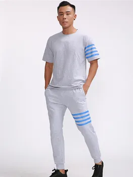 Small pure fresh men's two-piece tracksuits Male Casual Jogger skinny Sportswears+Fashion High quality Small leg trouser suits
Small pure fresh men's two-piece tracksuits Male Casual Jogger skinny Sportswears+Fashion High quality Small leg trouser suits