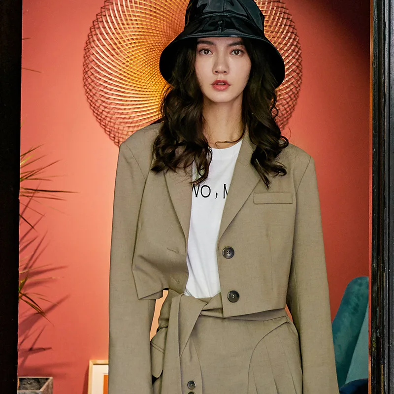 V6315 Origional Elegant Retro High-End Non-mainstream Short Suit Versitile Fashion Autumn New Style Long-sleeved Coat Women's
V6315 Origional Elegant Retro High-End Non-mainstream Short Suit Versitile Fashion Autumn New Style Long-sleeved Coat Women's