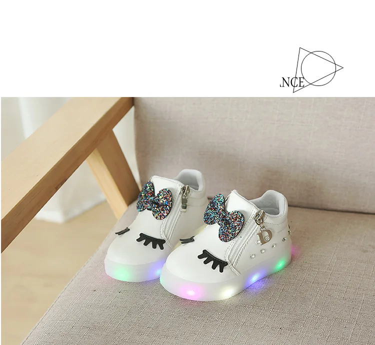 Size 21-30 Children's Glowing Sneakers Children Princess Girls LED Shoes Cute Baby Sneakers and Light Shoes Glowing