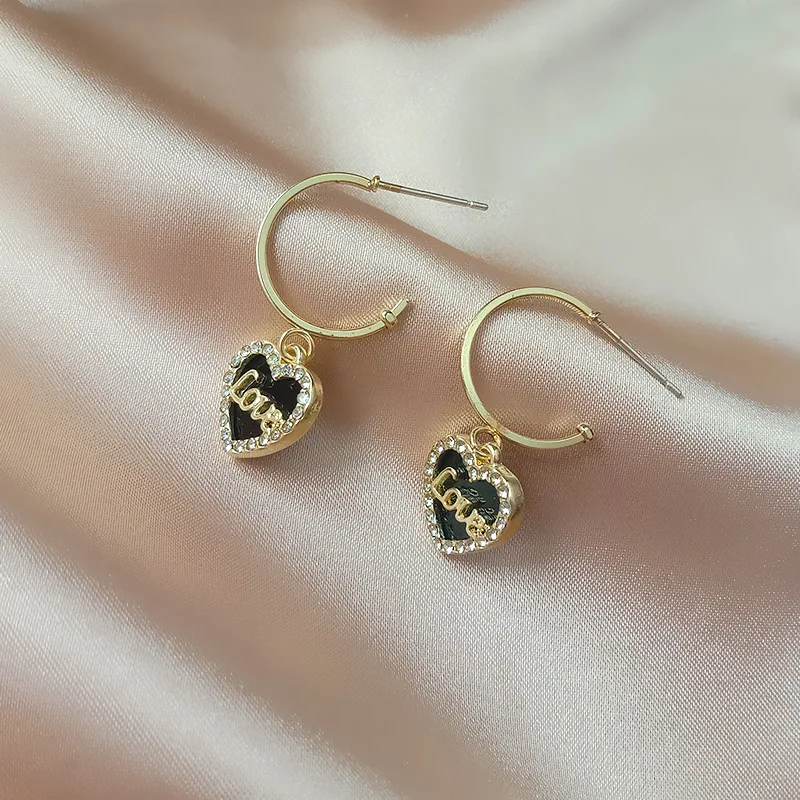 2020 New Classic Zircon Crystal LOVE Letters Heart Drop Earrings Fashion Romantic Artistic Earrings for Women Girl Gift Jewelry
2020 New Classic Zircon Crystal LOVE Letters Heart Drop Earrings Fashion Romantic Artistic Earrings for Women Girl Gift Jewelry
