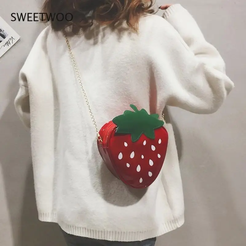Women Shoulder Bag Strawberry Shape Designer Bag 2021 Fashion Pu Leather Chain Crossbody Bag Girls Cute Fruit Purses and Handbag
Women Shoulder Bag Strawberry Shape Designer Bag 2021 Fashion Pu Leather Chain Crossbody Bag Girls Cute Fruit Purses and Handbag