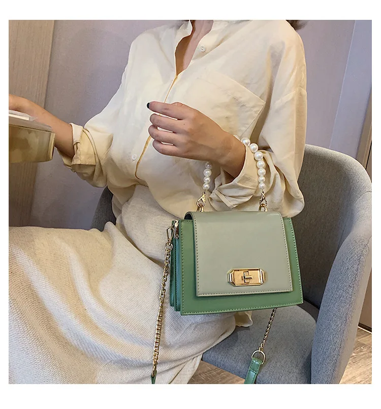 New stereotyped small square bag named Yuanfeng Pearl Chain with one shoulder slanting lady bag in 2019
New stereotyped small square bag named Yuanfeng Pearl Chain with one shoulder slanting lady bag in 2019