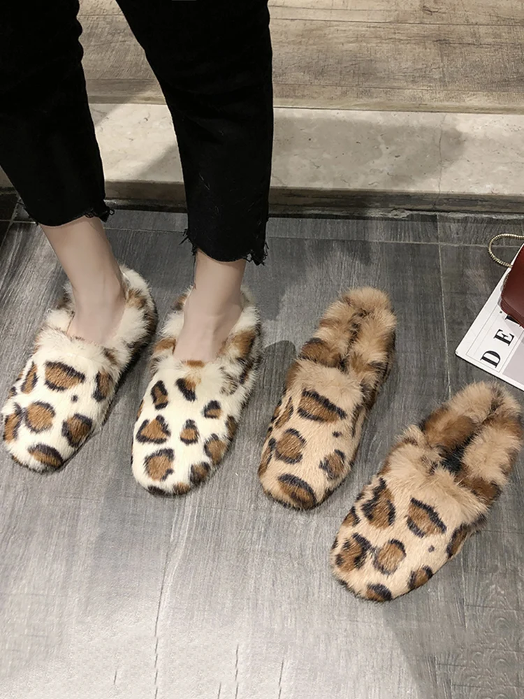 2019 winter new female Korean version of leopard print wild plus velvet lazy one foot peas shoes
2019 winter new female Korean version of leopard print wild plus velvet lazy one foot peas shoes