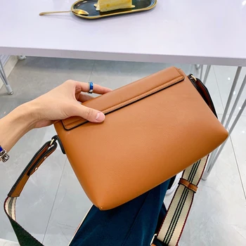 Fashion Women Shoulder Bag Crossbody bag Cow leather Strap bag for Ladies
Fashion Women Shoulder Bag Crossbody bag Cow leather Strap bag for Ladies