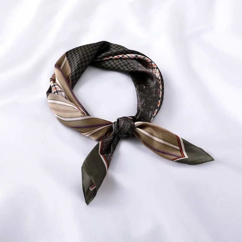 2020 spring and summer new small silk scarf wild Korean square scarf scarf multi-function simple love geometric gauze scarf
2020 spring and summer new small silk scarf wild Korean square scarf scarf multi-function simple love geometric gauze scarf