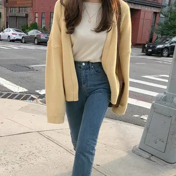 Casual Knitting Sweaters Women 2019 New Autumn Korean Coat Solid Color Knit Short Cardigan Long Sleeve Sweet Loose Sweater 
Casual Knitting Sweaters Women 2019 New Autumn Korean Coat Solid Color Knit Short Cardigan Long Sleeve Sweet Loose Sweater