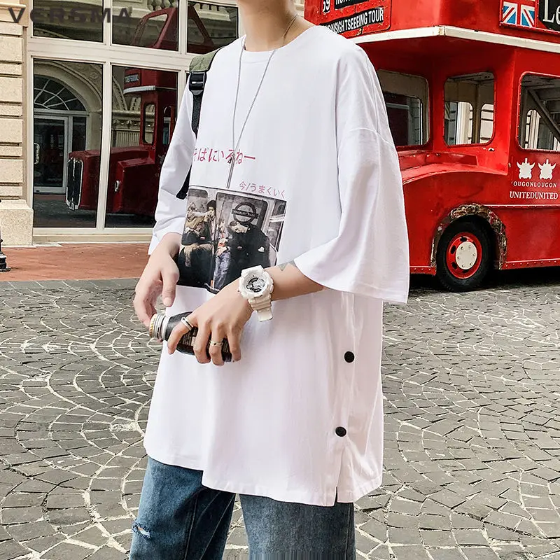 VERSMA Korean Casual Side Button Patchwork T-shirt Men Women American Streetwear Vintage Print Oversized Tshirt Men Dropshipping
VERSMA Korean Casual Side Button Patchwork T-shirt Men Women American Streetwear Vintage Print Oversized Tshirt Men Dropshipping