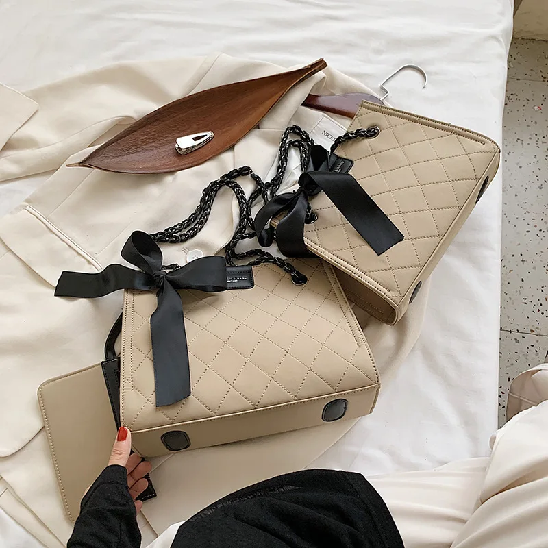 Lattice Square Large Tote bag 2020 Fashion New High quality PU Leather Women's Designer Handbag Chain Shoulder Messenger Bag
Lattice Square Large Tote bag 2020 Fashion New High quality PU Leather Women's Designer Handbag Chain Shoulder Messenger Bag