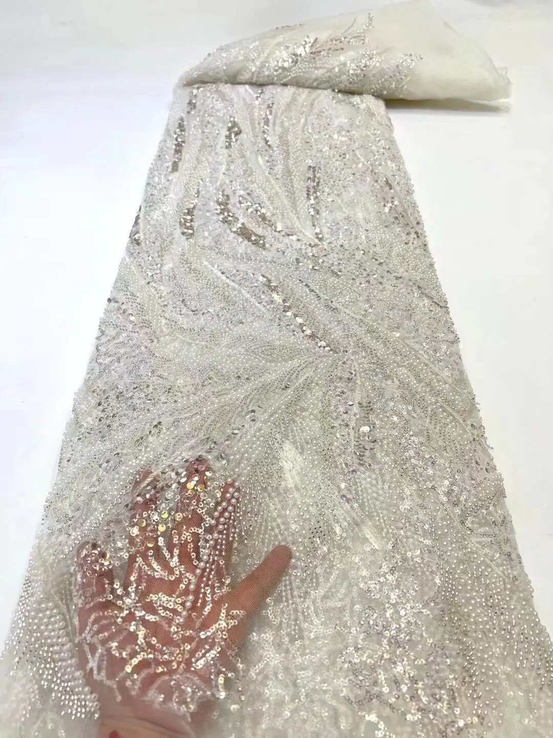 Sequins Beaded Embroidery French Tulle Lace Fabric SYJ-1068884 High Quality African Net Lace Fabric For Wedding Dress
Sequins Beaded Embroidery French Tulle Lace Fabric SYJ-1068884 High Quality African Net Lace Fabric For Wedding Dress