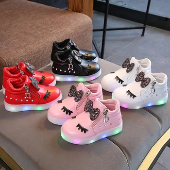 2020 New Fashion Children Glowing Shoes Princess Bow Girls Led Shoes Spring Autumn Cute Baby Sneakers Shoes Rhinestone shoes
2020 New Fashion Children Glowing Shoes Princess Bow Girls Led Shoes Spring Autumn Cute Baby Sneakers Shoes Rhinestone shoes