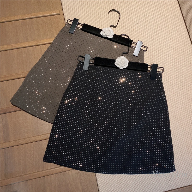 2020 Autumn and Winter New Temperament Boot Skirt with Shiny Rhinestone High Waist Slimming Mini Skirts Women
2020 Autumn and Winter New Temperament Boot Skirt with Shiny Rhinestone High Waist Slimming Mini Skirts Women