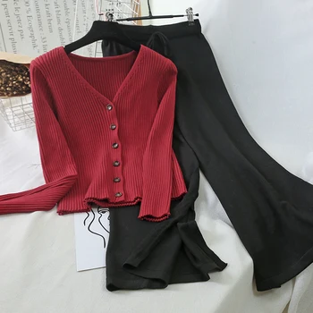 Thin V-neck Single-breasted Sweater + Black Elastic Waist Casual Trousers Two-piece Suit 
Thin V-neck Single-breasted Sweater + Black Elastic Waist Casual Trousers Two-piece Suit